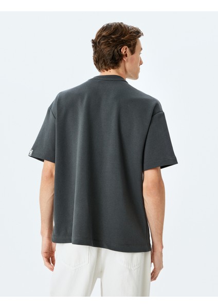 Kısa Kollu Etiket Detaylı Pamuk Karışımlı Bisiklet Yaka Oversize Tişört fırsatları