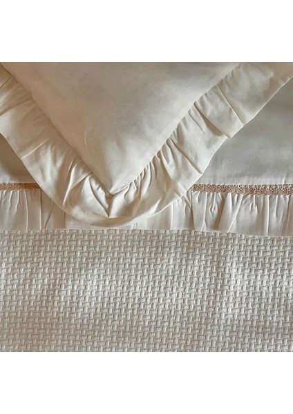 Bebek %100 Pamuk Çift Taraflı Pike ve Poplin Fırfırlı Dantelli Nevresim Takımı _Pike Hasır/Poplin Düz desen_100*150