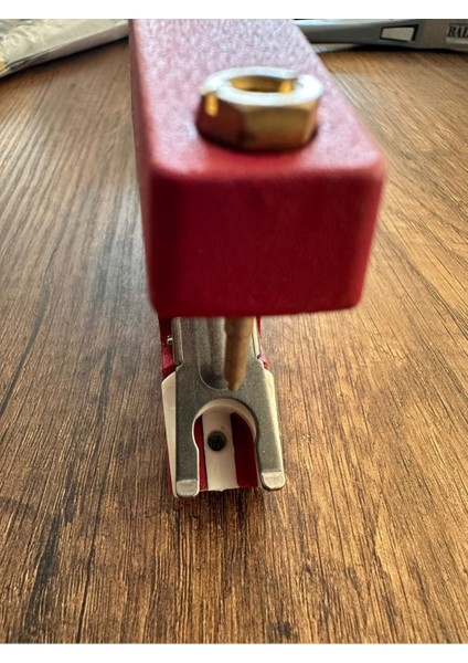 Metal Uçlu Hayvan Kulak Küpesi