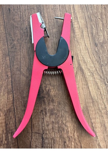 Metal Uçlu Hayvan Kulak Küpesi fiyatları