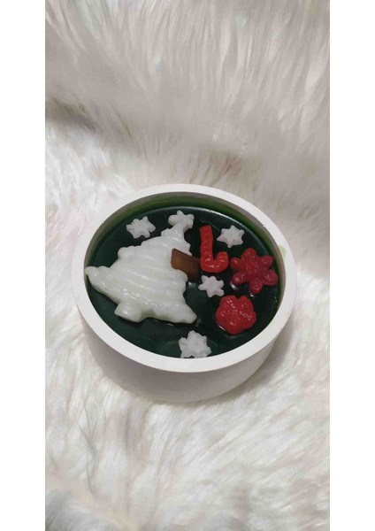 Yılbaşı Konseptli Beyaz Kase Kokulu Mum (Kırmızı-Beyaz Yeniyıl Figürlü) modelleri