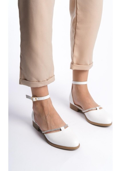 Kadın Emil Shoes Beyaz Taş Detaylı Bilek Kemerli Babet Ayakkabı