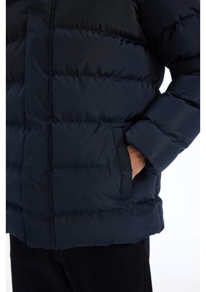 Regular Fit Kapüşonlu Şişme Mont Fermuarlı Çıtçıt Kapamalı Cepli E7286AX24WN indirimleri
