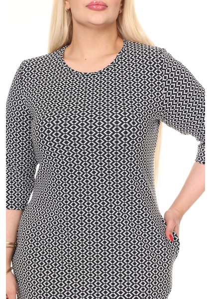 Çift Cepli Kışlık Büyük Beden Esnek Desenli Elbise 37D-2613