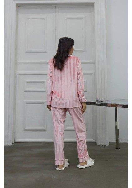 Gizotti Pudra Gofrajlı Kalp Nakışlı Uzun Kadife Pijama Takımı modelleri