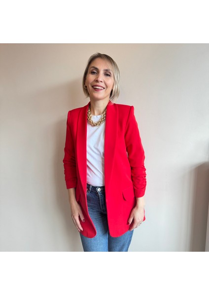 Kırmızı Kolu Büzgülü Ceket