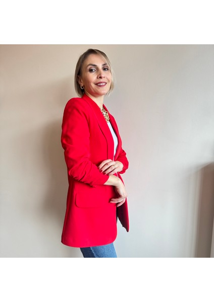 Kırmızı Kolu Büzgülü Ceket