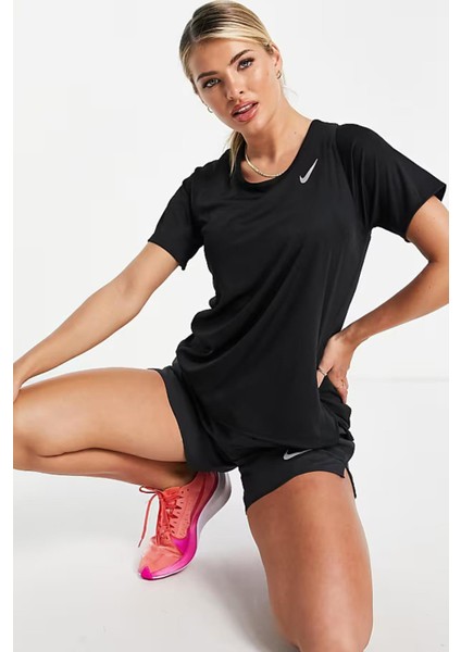 Dri-Fit Race Top In Black Kadın Siyah Spor Tişört fırsatları