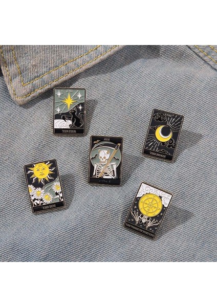 Stil Ben Yaratıcı Trendy Karikatür Siyah Yılan Tarot Papyon Rozeti Denim Çanta Rozeti Rozetler Erkek Kadın Gotik Punk Takı Hediye (Yurt Dışından)