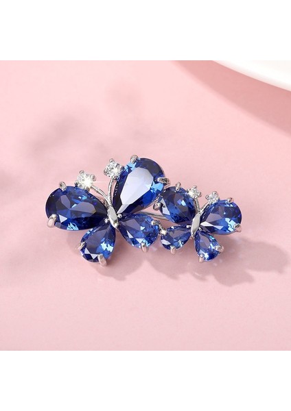 Küçük Mavi Kadınlar Için Yeni Taşlı Kelebek Broşlar 7 Renk Düğün Moda Takı Hediye Kadınlar Sevimli Çinko Kristal Kelebek Emaye Iğne Aksesuarları Küçük ve Büyük Boyutlar (Yurt Dışından)