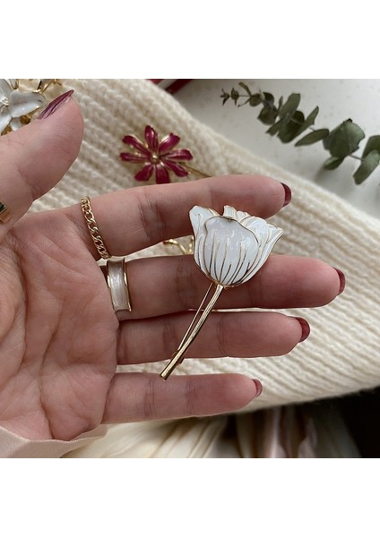 F4 Lüks Zambak Lale Güzellik Kadın Düğün Broş Bahar Çiçekleri Bitkiler Hafif Kadınlar Mezuniyet Hediye Pin Broş (Yurt Dışından)