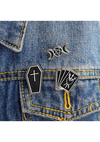 No.2 Boyutu Cenaze Işçisi Ölüm Tabut Rozeti Üçlü Tabut Tarot Kartları Punk Rozet Mont Rozetleri (Yurt Dışından) fiyatları