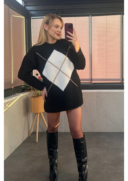 Siyah Baklava Desenli Kazak