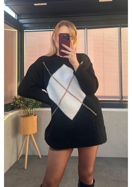 Siyah Baklava Desenli Kazak indirimleri