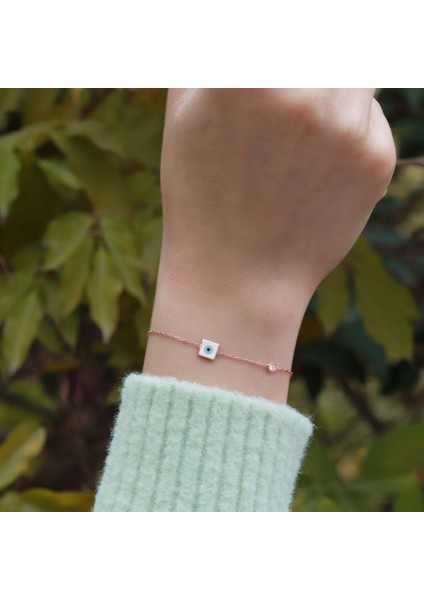 Kare Figürlü Zirkon Taşlı Mine İşli Rose Gold Kaplama Gümüş Bileklik