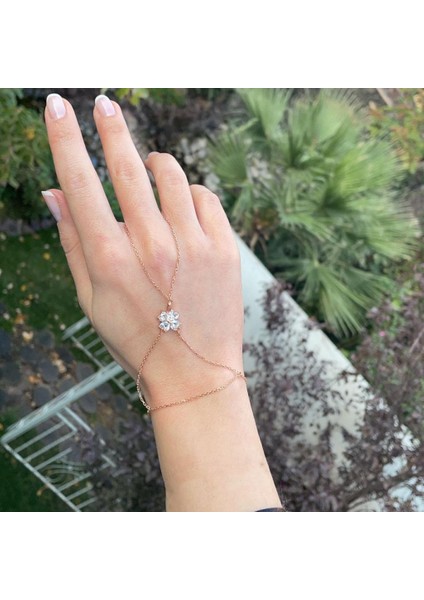 Zirkon Taşlı Yonca Rose Gold Kaplama 925 Ayar Gümüş Şahmeran