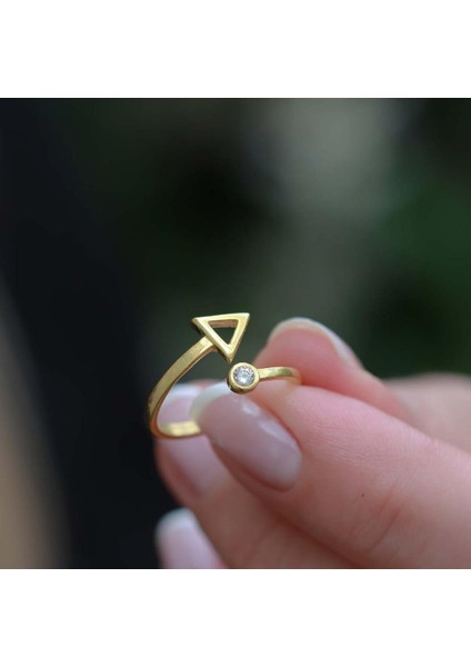 Gold Kaplama Üçgen Zirkon Taşlı Ayarlanabilir Gümüş Yüzük modelleri