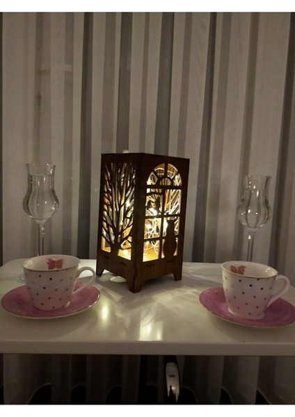 Dekoratif Mini Özel Tasarım Ahşap Abajur Masa Süsü Pilli Peri Ledli Kedi ve Ağaç Desenli 20 x 10 cm