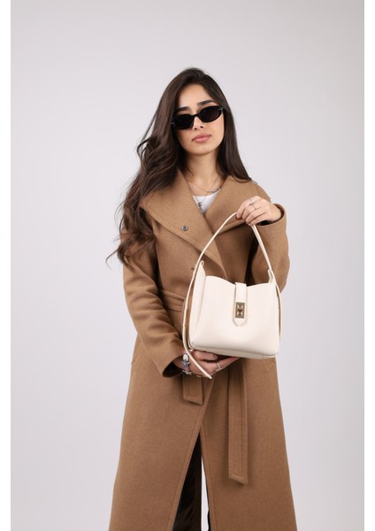 Gold Kilit Detay Aksesuarlı Ayarlanabilir Kilit Askılı El Kol ve Omuz Çantası fırsatları