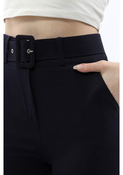 Kadın Ispanyol Paça Klasik Kemerli Kumaş Pantolon - Lacivert indirimleri