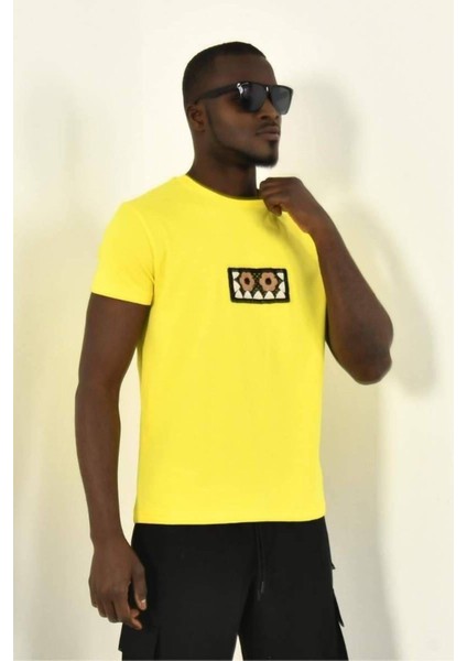 Çiçekli Örgü Detay Bisiklet Yaka Tshirt modelleri