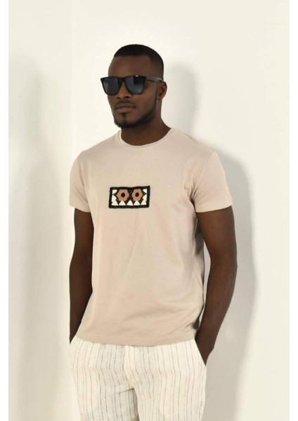 Çiçekli Örgü Detay Bisiklet Yaka Tshirt