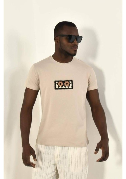 Çiçekli Örgü Detay Bisiklet Yaka Tshirt