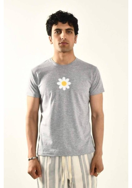 Papatya Nakış Detaylı Bisiklet Yaka T Shirt fiyatları