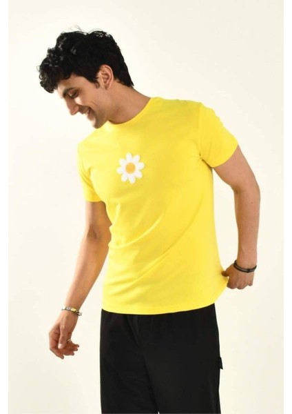 Papatya Nakış Detaylı Bisiklet Yaka T Shirt modelleri