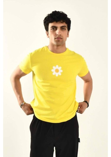 Papatya Nakış Detaylı Bisiklet Yaka T Shirt indirimleri