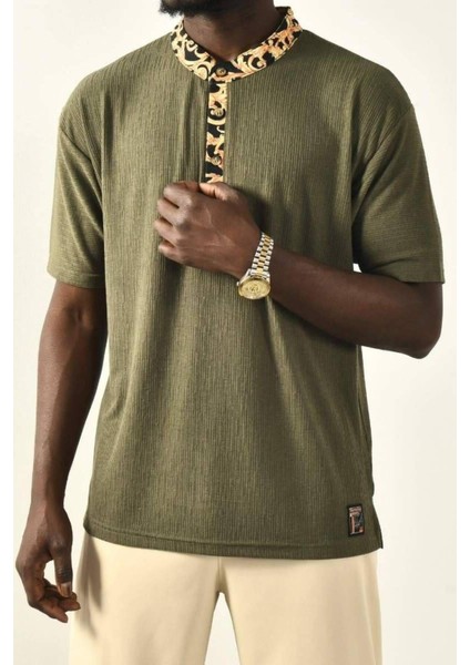 Yaka Detaylı T-Shirt