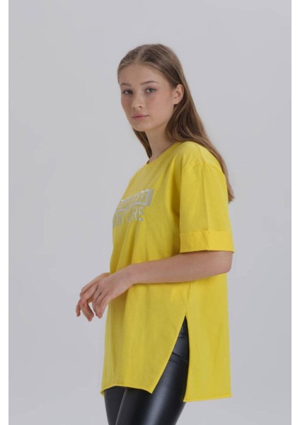 Kadın Breaking News Baskı Yandan Yırtmaçlı Bisiklet Yaka Örme T-Shirt fiyatları