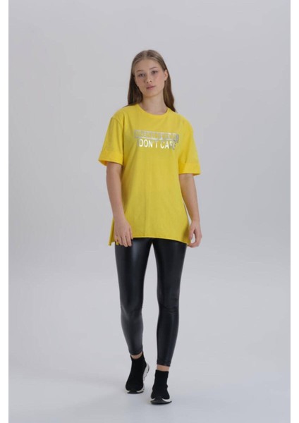 Kadın Breaking News Baskı Yandan Yırtmaçlı Bisiklet Yaka Örme T-Shirt modelleri