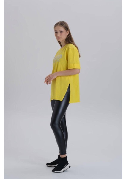 Kadın Breaking News Baskı Yandan Yırtmaçlı Bisiklet Yaka Örme T-Shirt fırsatları