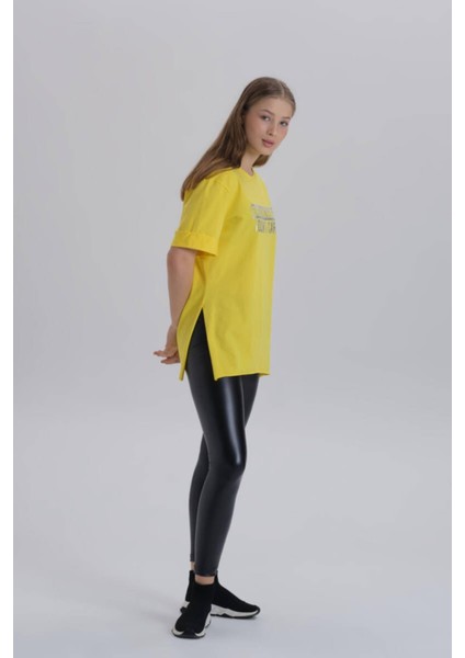 Kadın Breaking News Baskı Yandan Yırtmaçlı Bisiklet Yaka Örme T-Shirt indirimleri