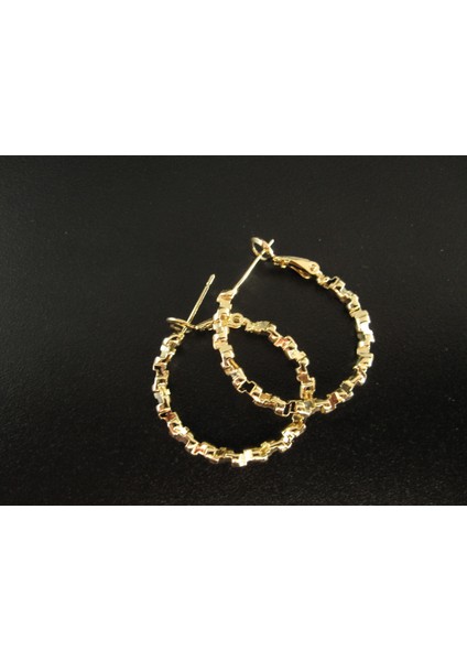 Altın Rengi Şıklık: Zincir Desenli Halka Küpe indirimleri