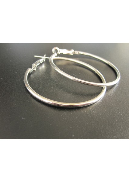 Zarafeti Tamamlayan Şık Halka Küpeler - Her Anınıza Işıltı Katın!