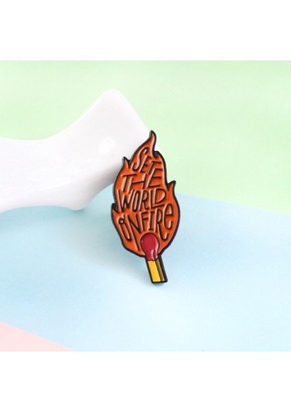 Dünyayı Alev Alev Yak Red Flame Yanmış Kibrit Emaye Broş Papyon Pin Kot Gömlek Yaka Punk Hediye Takı Rozeti (Yurt Dışından)