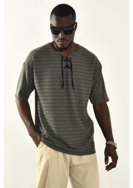 Yeşil Bağcıklı Yaka Detaylı Oversize Tshirt