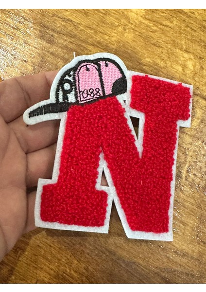 Kırmızı Punch Dokuma N Harfi Arma Dikiş Aplike 9x8 cm fiyatları