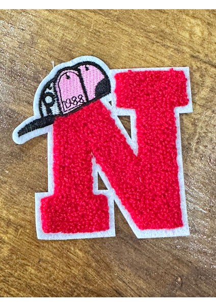 Kırmızı Punch Dokuma N Harfi Arma Dikiş Aplike 9x8 cm modelleri