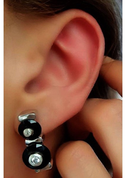 Oniks Taşlı Gümüş Bayan Küpe