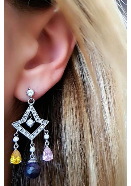 Gümüş pırlanta ışıltısında zirkon taşlı lüks küpe