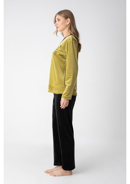 Kadife Yazı Detaylı Pijama Takımı fırsatları