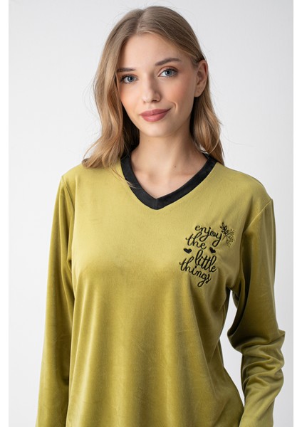 Kadife Yazı Detaylı Pijama Takımı indirimleri