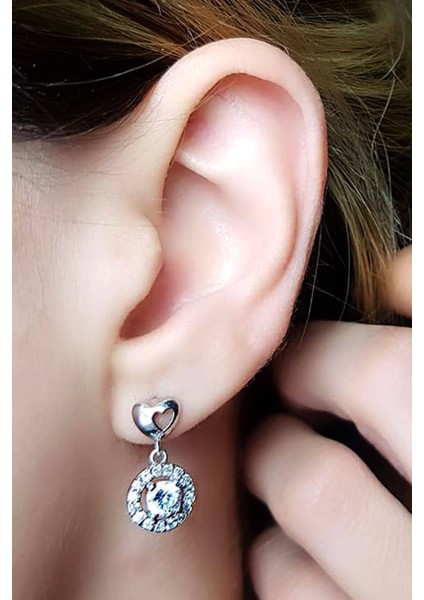 Zirkon taşlı minimal sallantılı gümüş küpe