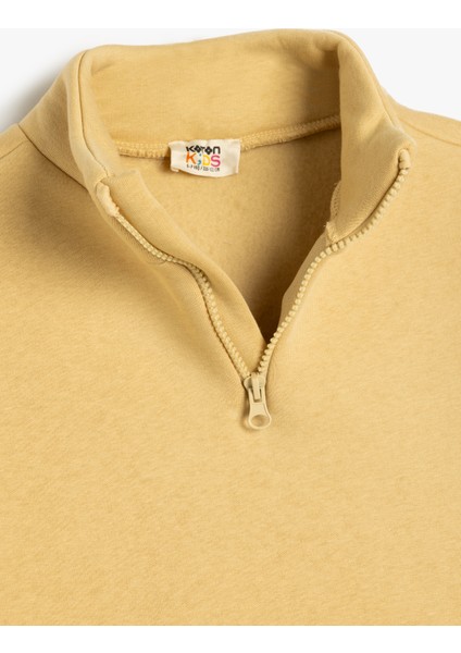 Dik Yaka Yarım Fermuar Detaylı Uzun Kollu Sweatshirt modelleri