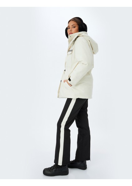 Kemerli Kapüşonlu Su Geçirmez Kayak Montu