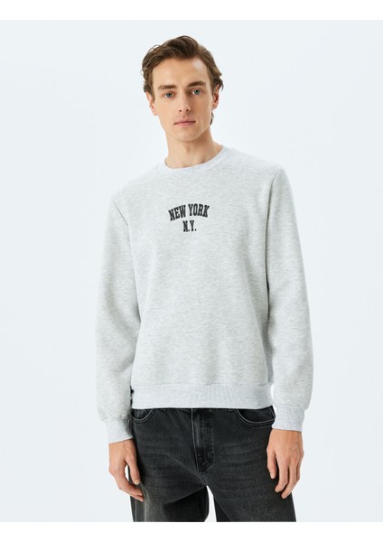 Bisiklet Yaka Slogan Işlemeli Sweatshirt modelleri