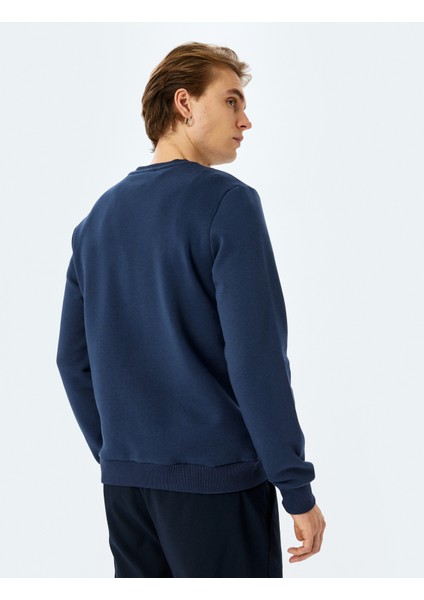 Bisiklet Yaka Pamuk Karışımlı Şardonlu Slogan Işlemeli Sweatshirt